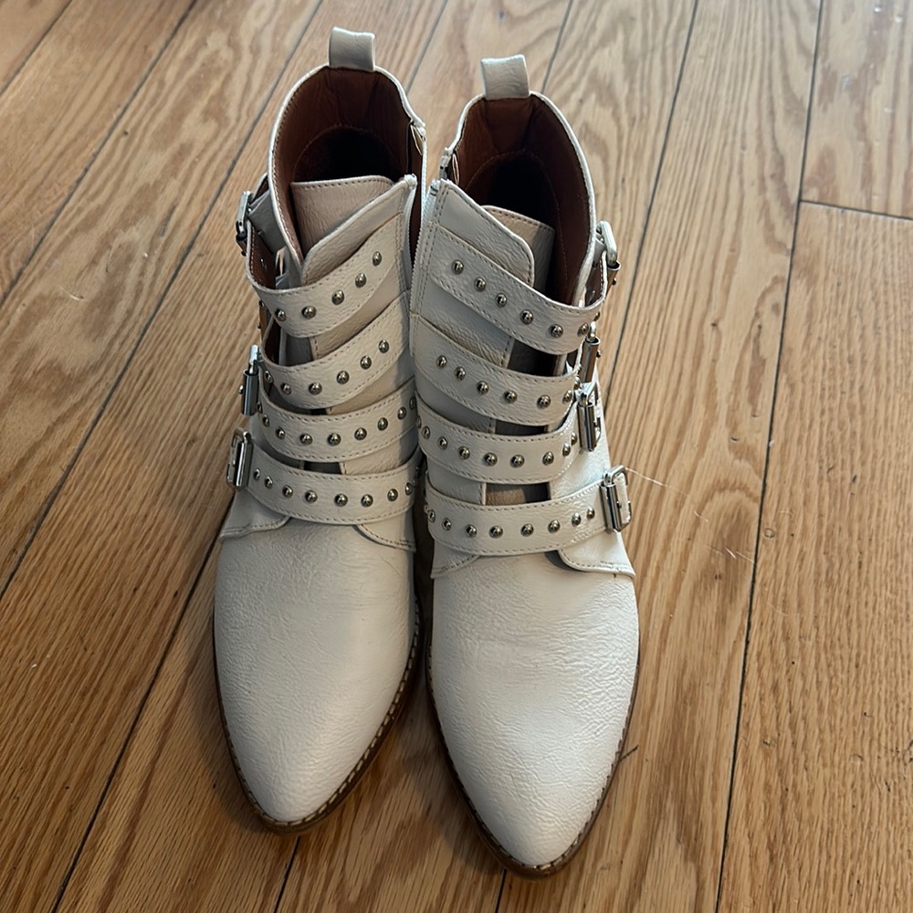 Shopreddress booties